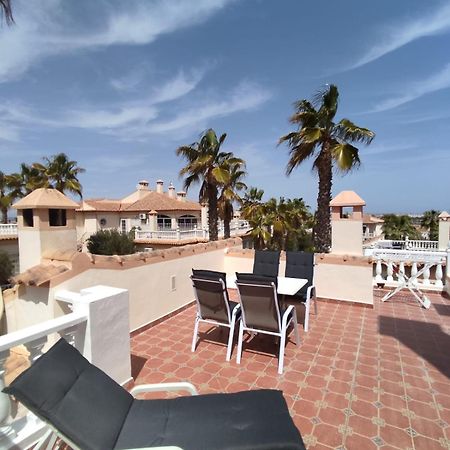 Schoenes Ruhiges Rooftop Apartment Mit Grosser Dachterrasse Torrevieja Kültér fotó