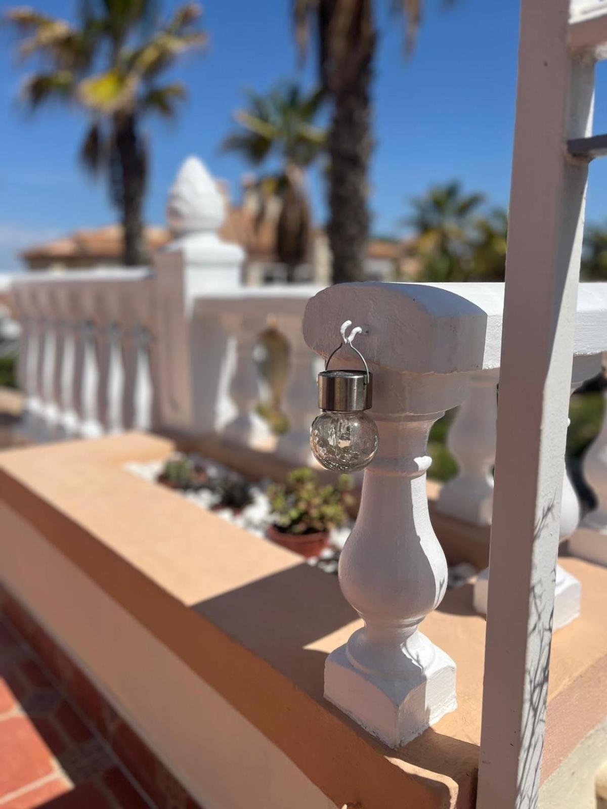 Schoenes Ruhiges Rooftop Apartment Mit Grosser Dachterrasse Torrevieja Kültér fotó