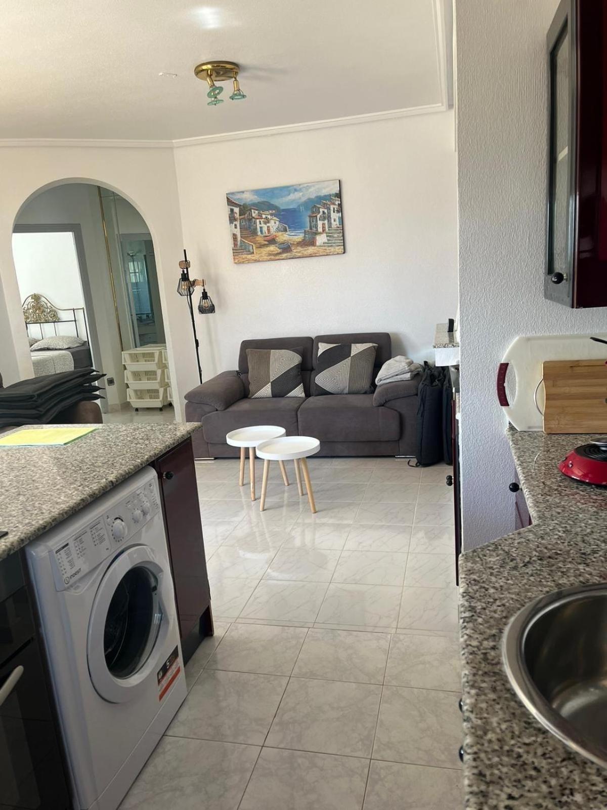 Schoenes Ruhiges Rooftop Apartment Mit Grosser Dachterrasse Torrevieja Kültér fotó